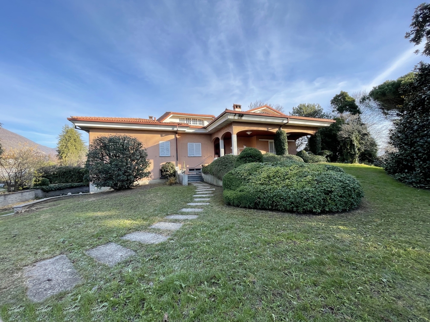 ERBA Casa indipendente